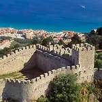 Pearl Daire Sesimbra