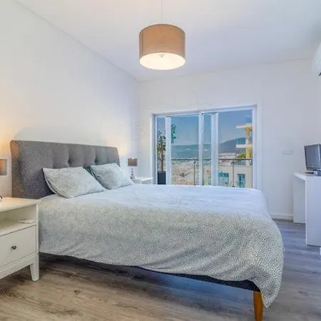 Pearl Apartment *