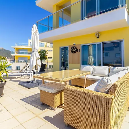 Pearl Sesimbra
